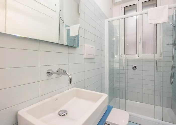 Lame Pro, By Short Holidays