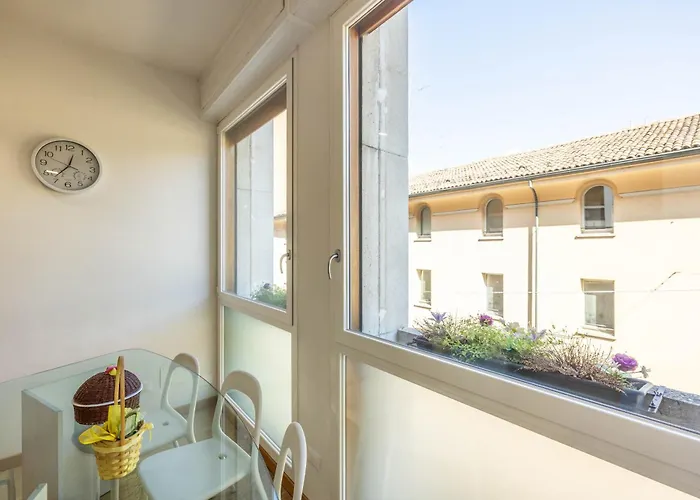 Lame Pro, By Short Holidays Bolonia