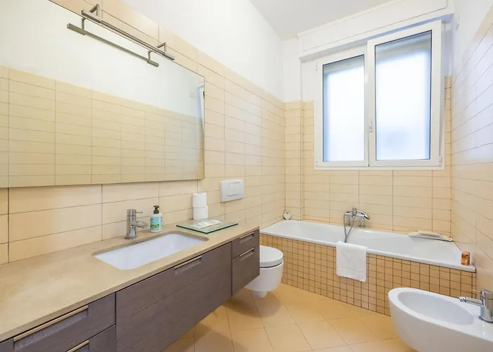 Lame Pro, By Short Holidays * Bolonia