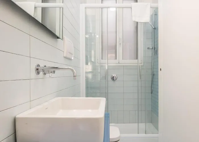 Lame Pro, By Short Holidays Bolonia