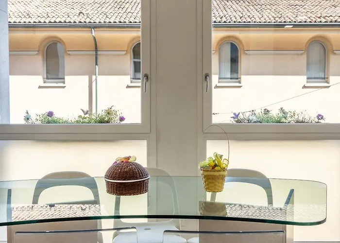 Lame Pro, By Short Holidays Bolonia